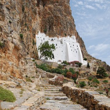 The-Monastery-of-Hozoviotissa-Amorgos